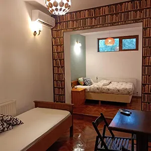  Apartament Discreet And Quiet In Of Piata Romana