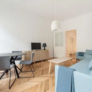 https://universum-apartment-2.vienna-besthotels.com