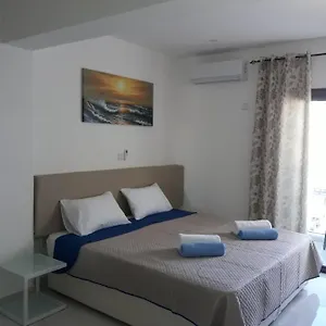 P.l Hermes & Apartament Larnaca